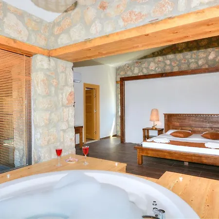 2 Bedroom Private With Infinity Pool And Sea View Villa